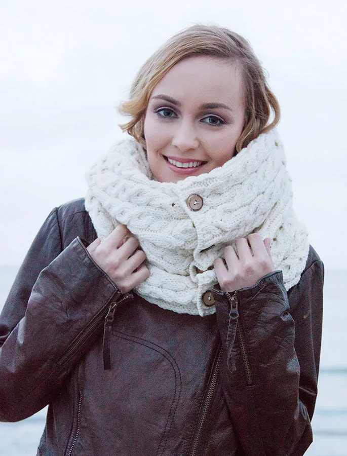 Aran Woollen Mills Snood Scarf with Buttons Necklaces