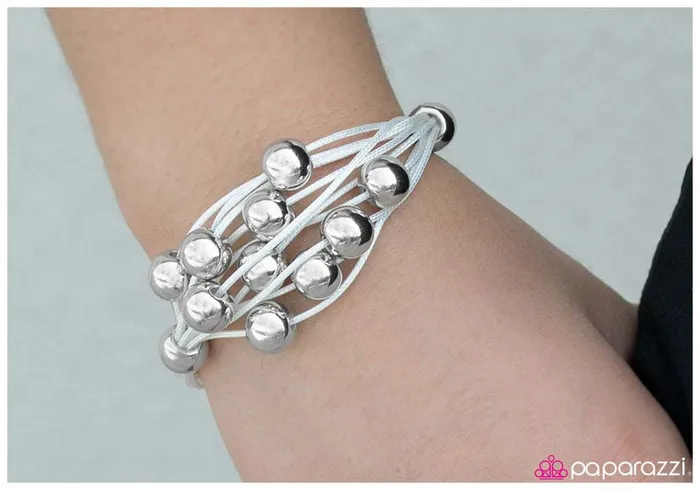 Bracelets Paparazzi Jewelry Paparazzi Bracelet Strike A Chord White