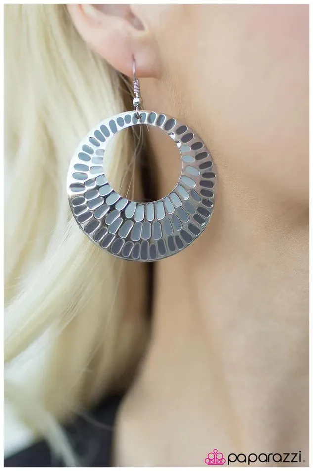 Earrings Paparazzi Jewelry Paparazzi Earring Mrs Peacock Silver