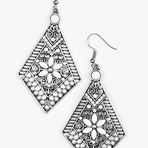 Paparazzi Earring Stay Wild Wildflower White Paparazzi Jewelry Earrings
