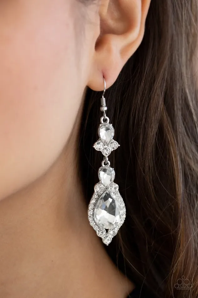 Paparazzi Jewelry Earrings Paparazzi Earring Fully Flauntable White