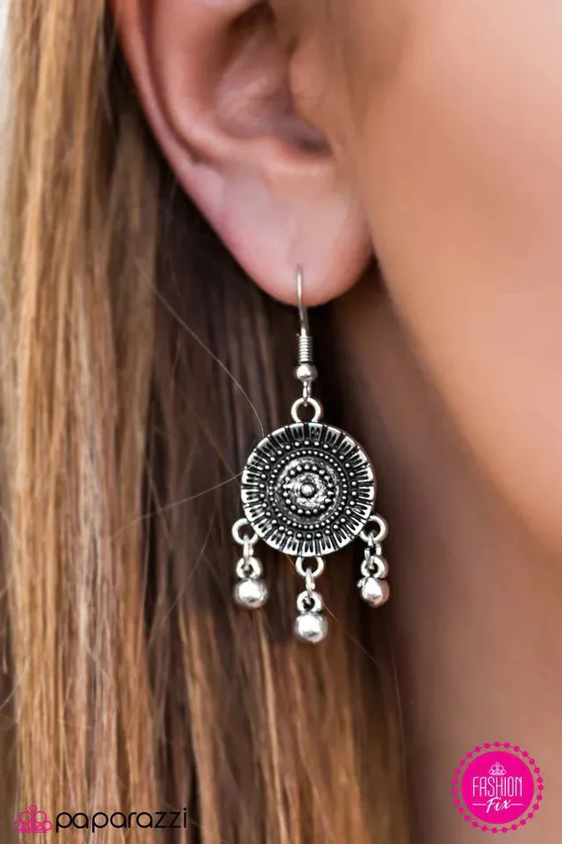 Paparazzi Jewelry Earrings Paparazzi Earring I Get Around Silver