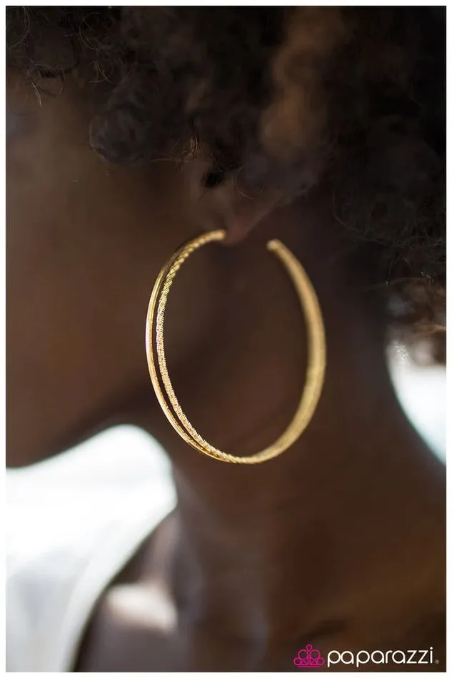 Paparazzi Jewelry Earrings Paparazzi Earring The Supremes Gold