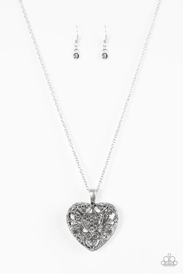 Paparazzi Jewelry Necklaces Paparazzi Necklace Heartless Heiress Silver