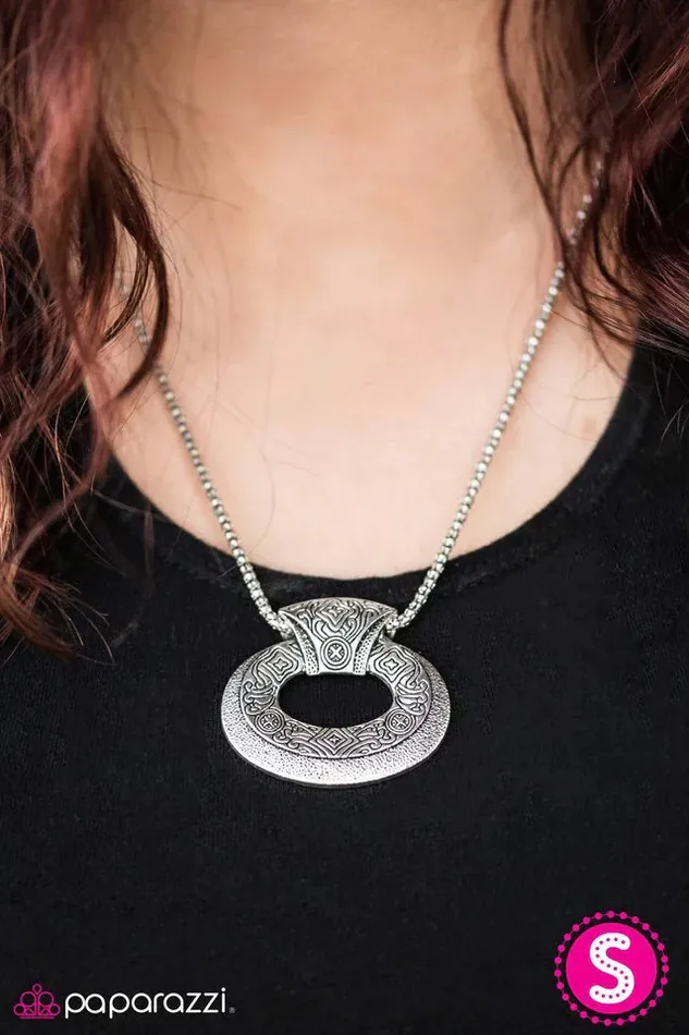 Paparazzi Jewelry Necklaces Paparazzi Necklace Running Of The Bulls Silver