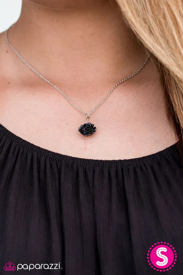 Paparazzi Jewelry Necklaces Paparazzi Necklace Summer Rose Black