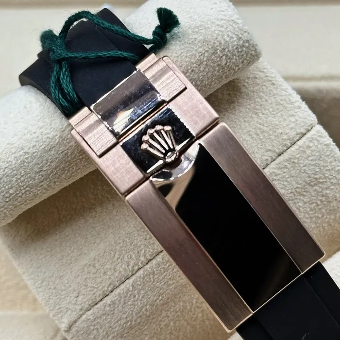Rolex Bracelets Rolex Cosmograph Daytona 40mm Ref 116515ln0057 Black Diamond Dial Ceramic Bezel 18K Rose Gold Case Black Oysterflex Bracelet Mens Watch