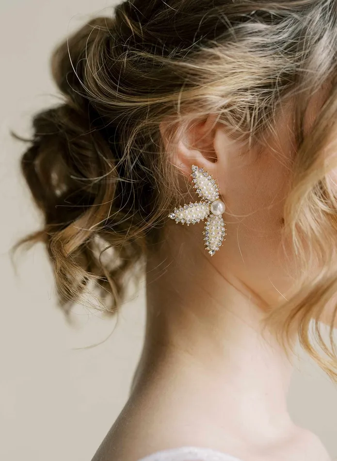 Earrings twigs honey Modern crystal and pearl petal earrings Style 2507
