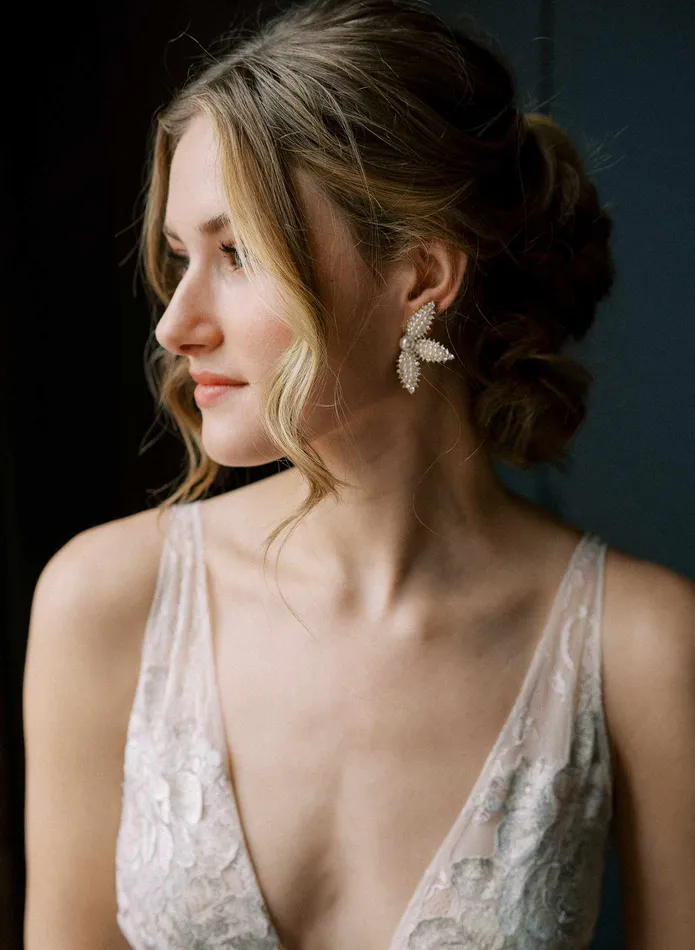 Earrings twigs honey Modern crystal and pearl petal earrings Style 2507