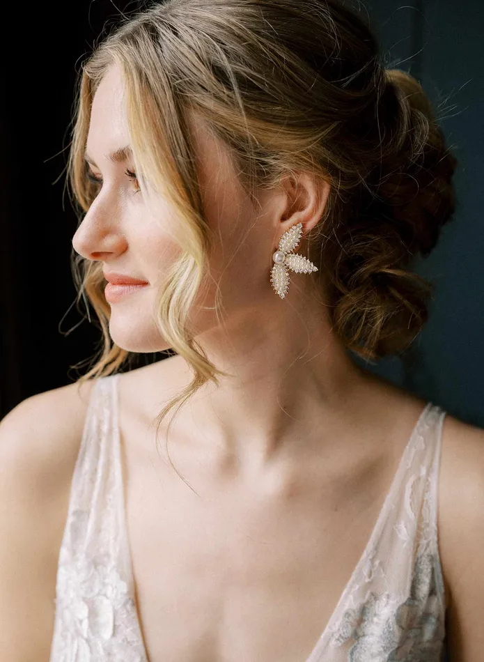 Earrings twigs honey Modern crystal and pearl petal earrings Style 2507