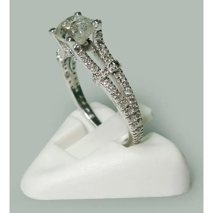 GB Rings Cushion Round Natural Earth Mined Diamond Engagement Ring 190 Carat Split Shank New