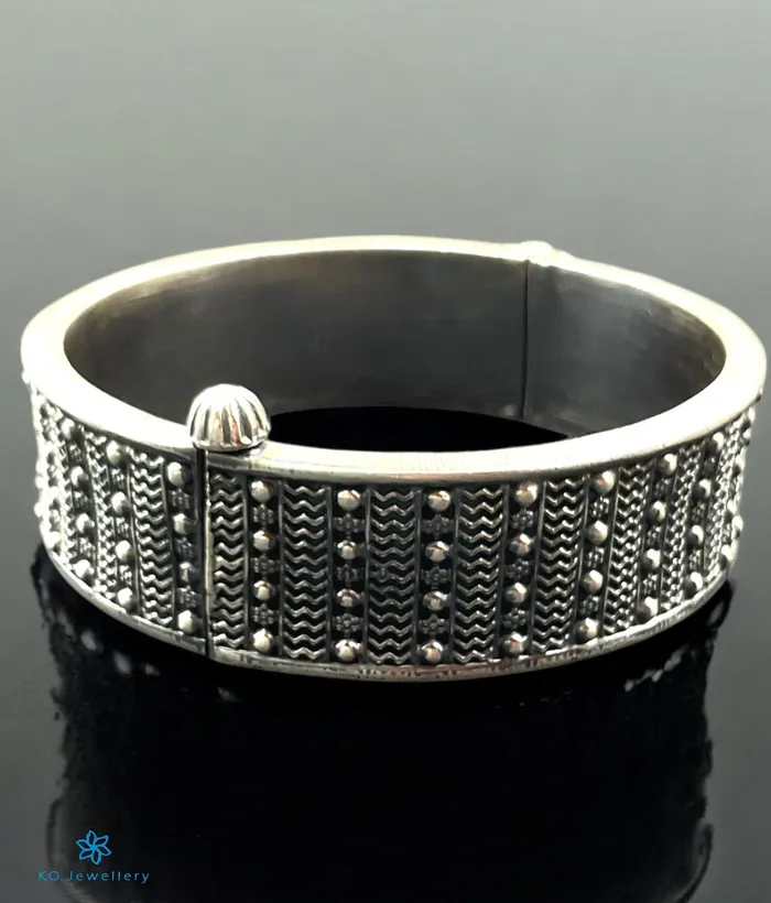 Silversmith Bracelets The Muktika Silver Antique Openable BraceletSize24