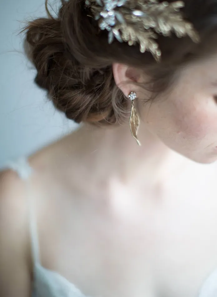 twigs honey Earrings Antique gold leaf and rhinestone earrings Style 7015