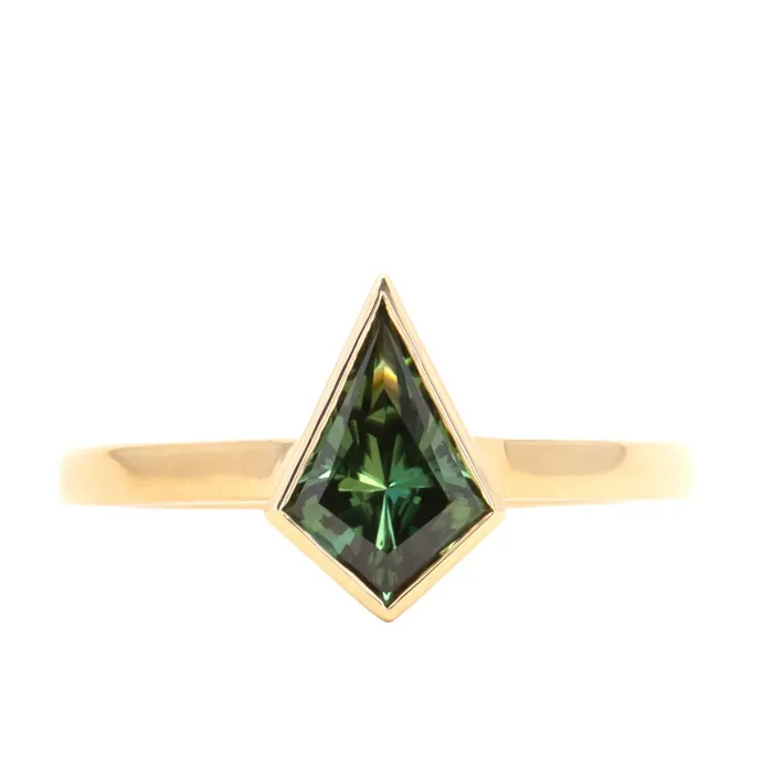 121ct Green Kite Sapphire in 18k Yellow Gold Contemporary Bezel Setting Anueva Jewelry PreStyled Sets 121ct Green Kite Sapphire in 18k Yellow Gold Contemporary Bezel Setting Anueva Jewelry PreStyled Sets