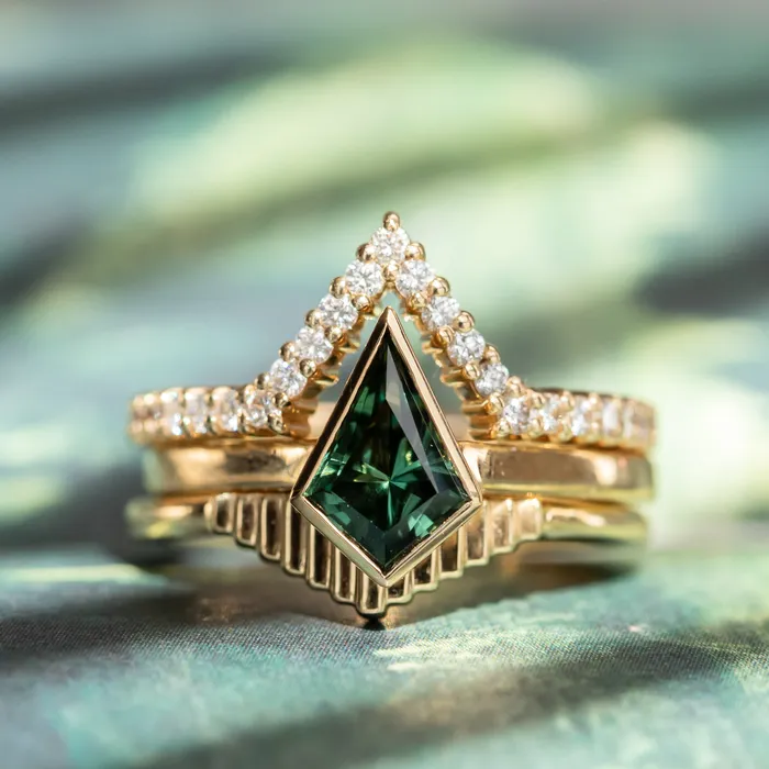 121ct Green Kite Sapphire in 18k Yellow Gold Contemporary Bezel Setting Anueva Jewelry PreStyled Sets