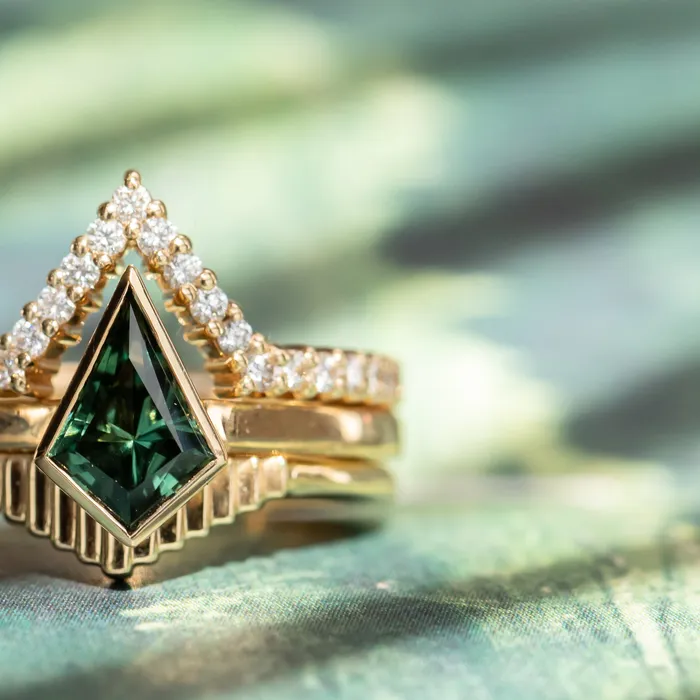 121ct Green Kite Sapphire in 18k Yellow Gold Contemporary Bezel Setting Anueva Jewelry PreStyled Sets