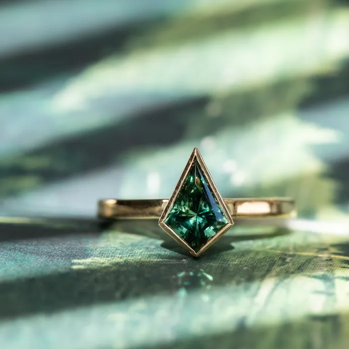 121ct Green Kite Sapphire in 18k Yellow Gold Contemporary Bezel Setting Anueva Jewelry PreStyled Sets
