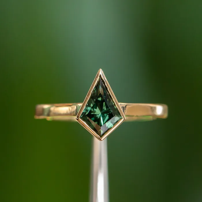 121ct Green Kite Sapphire in 18k Yellow Gold Contemporary Bezel Setting Anueva Jewelry PreStyled Sets