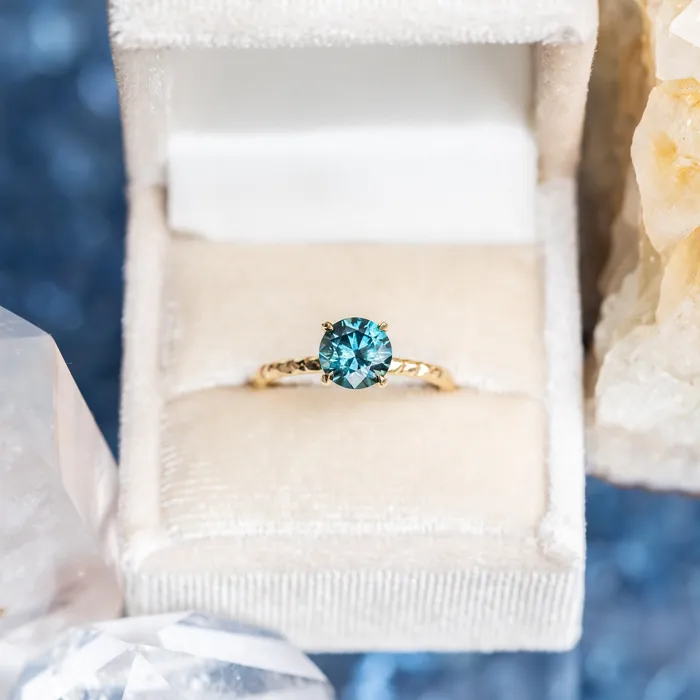 154ct Round Montana Sapphire Evergreen Carved Solitaire in 18k Yellow Gold Ran PreStyled Sets