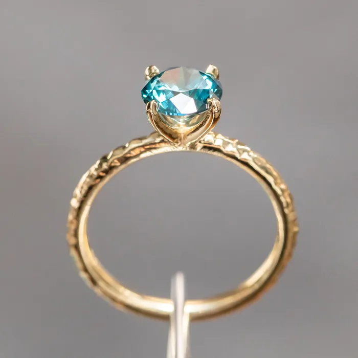 154ct Round Montana Sapphire Evergreen Carved Solitaire in 18k Yellow Gold Ran PreStyled Sets