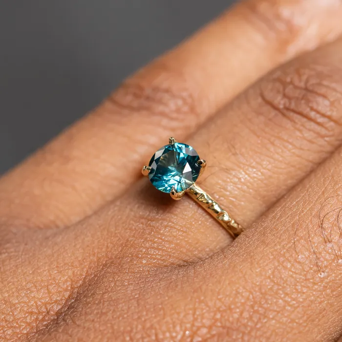 154ct Round Montana Sapphire Evergreen Carved Solitaire in 18k Yellow Gold Ran PreStyled Sets