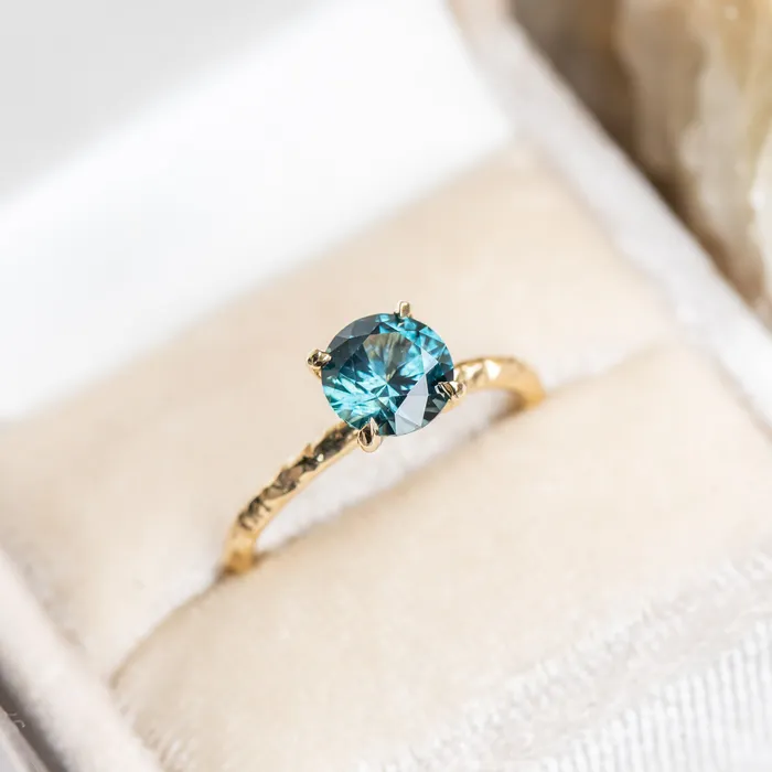 154ct Round Montana Sapphire Evergreen Carved Solitaire in 18k Yellow Gold Ran PreStyled Sets