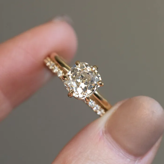Anueva Jewelry PreStyled Sets 215ct Antique Old Mine Cut Diamond in 18k Yellow gold Lotus Six Prong Solitaire