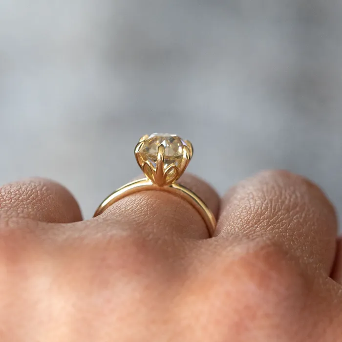Anueva Jewelry PreStyled Sets 215ct Antique Old Mine Cut Diamond in 18k Yellow gold Lotus Six Prong Solitaire