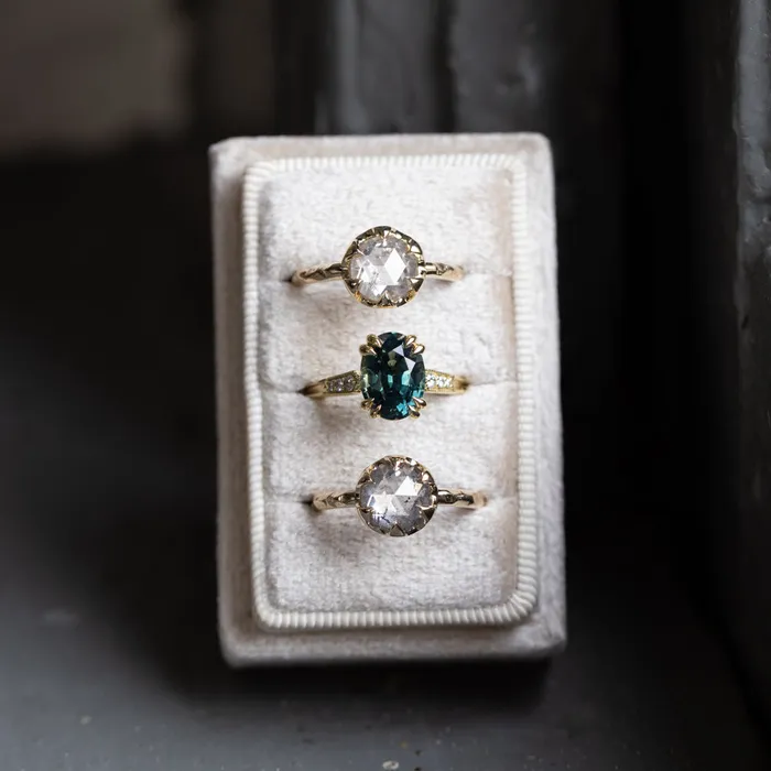 Anueva Jewelry Rings 319ct Untreated Oval Madagascar Sapphire and Diamond Vintage Cathedral Double Prong Ring in 18k Yellow Gold