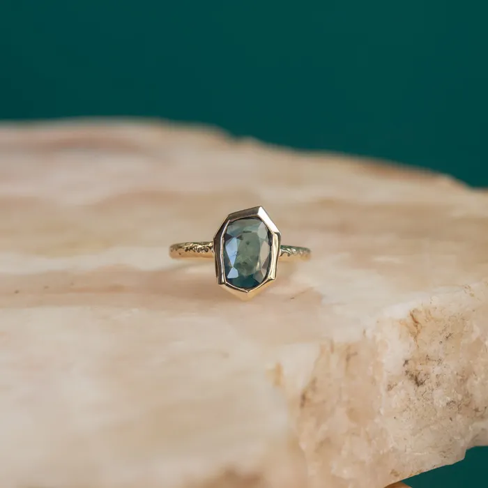 Discovery Gems 193ct Green Teal Geo Slice Sapphire Evergreen Low Profile Bezel Solitaire Ring in 14k Yellow Gold Rings