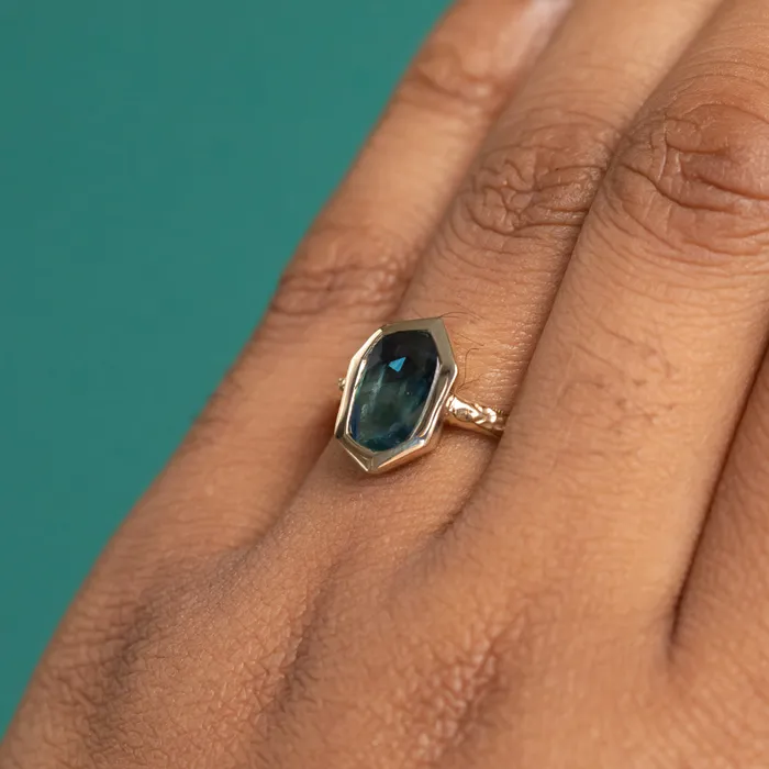 Discovery Gems 193ct Green Teal Geo Slice Sapphire Evergreen Low Profile Bezel Solitaire Ring in 14k Yellow Gold Rings