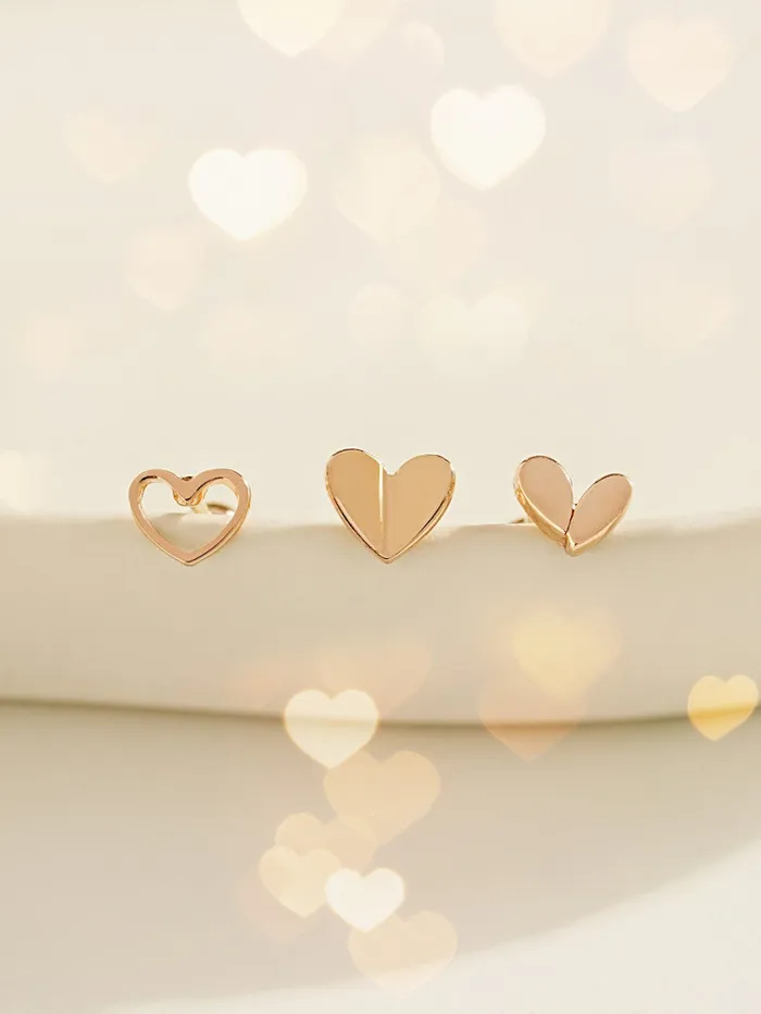 Earrings MinimalBijoux 14K Gold Lovely Point Heart Cartilage Earring 20G18G16G