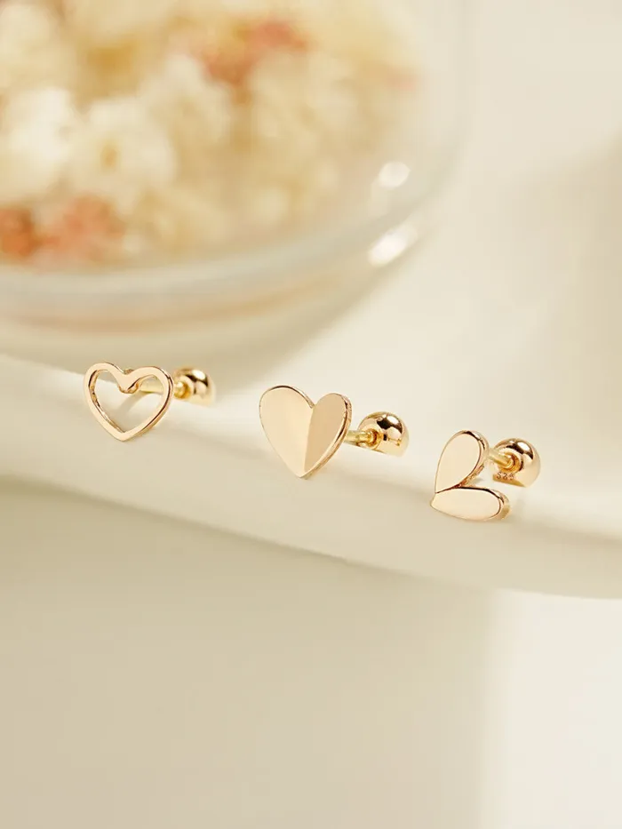 Earrings MinimalBijoux 14K Gold Lovely Point Heart Cartilage Earring 20G18G16G