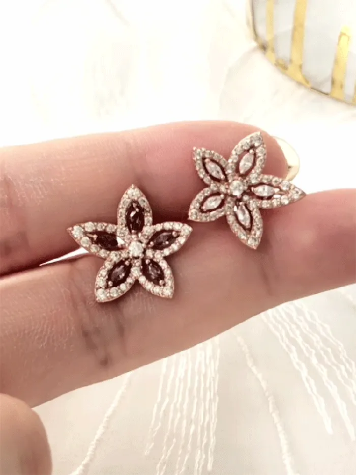 Earrings MinimalBijoux 14K Gold Maple Flower Cartilage Earring 18g16g