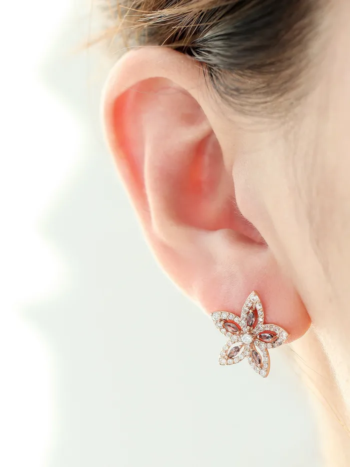 Earrings MinimalBijoux 14K Gold Maple Flower Cartilage Earring 18g16g