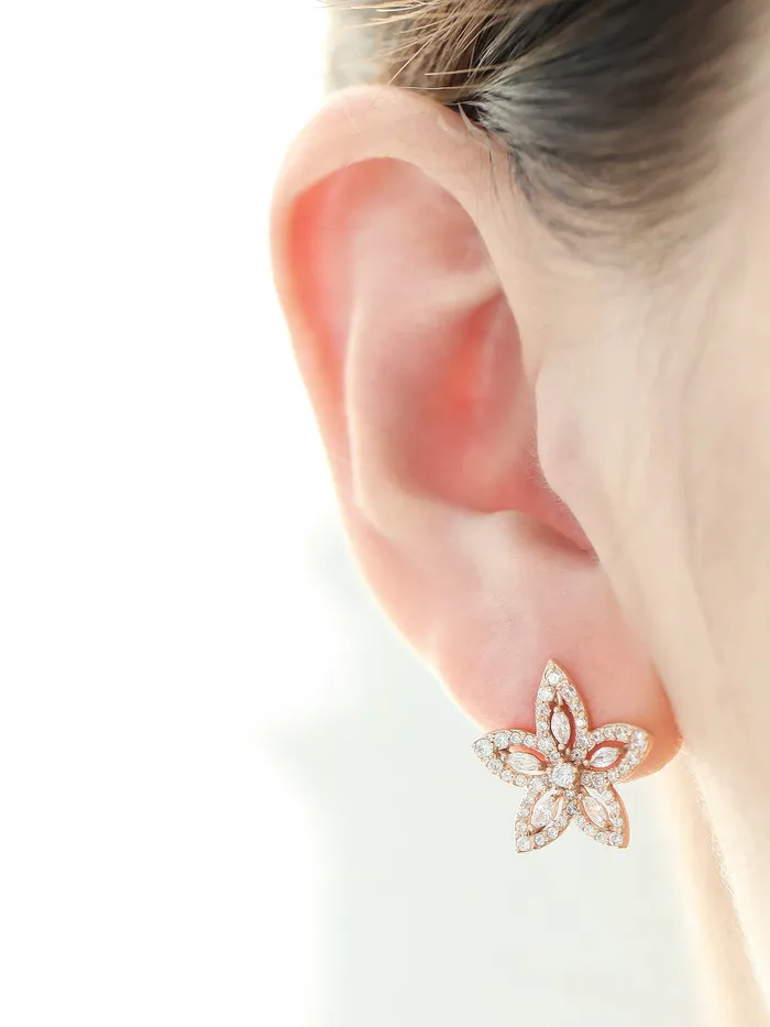 Earrings MinimalBijoux 14K Gold Maple Flower Cartilage Earring 18g16g