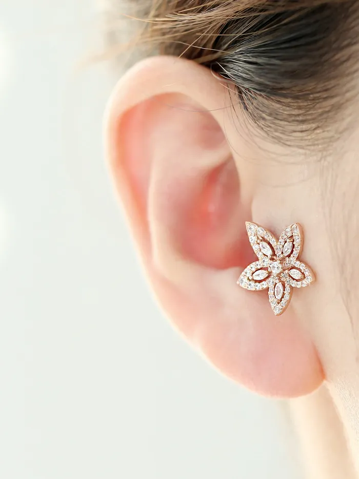 Earrings MinimalBijoux 14K Gold Maple Flower Cartilage Earring 18g16g