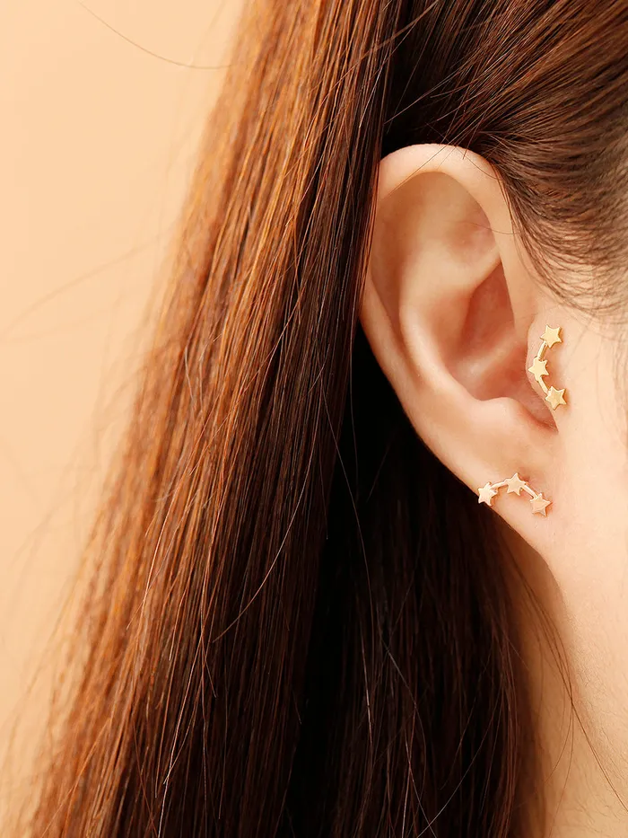 Earrings MinimalBijoux 14K Gold Triple Curved Stars Stud Earring