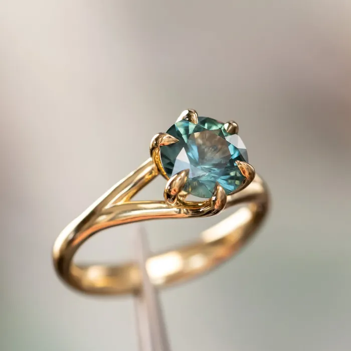 Lewis Clark Sapphires PreStyled Sets 193ct Ocean Blue Teal Montana Sapphire Low Profile Six Prong Split Shank Solitaire in 18k Yellow Gold