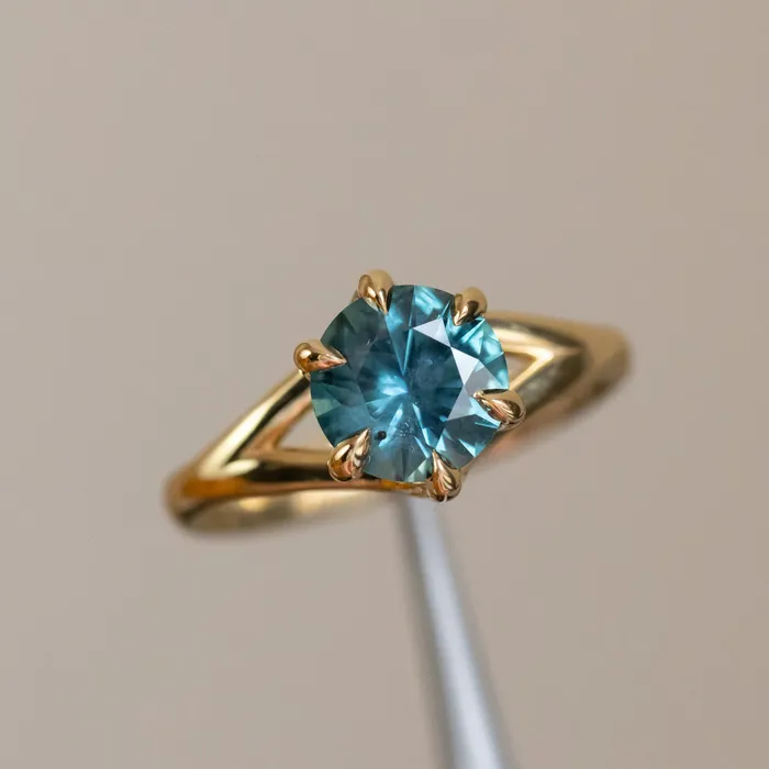 Lewis Clark Sapphires PreStyled Sets 193ct Ocean Blue Teal Montana Sapphire Low Profile Six Prong Split Shank Solitaire in 18k Yellow Gold