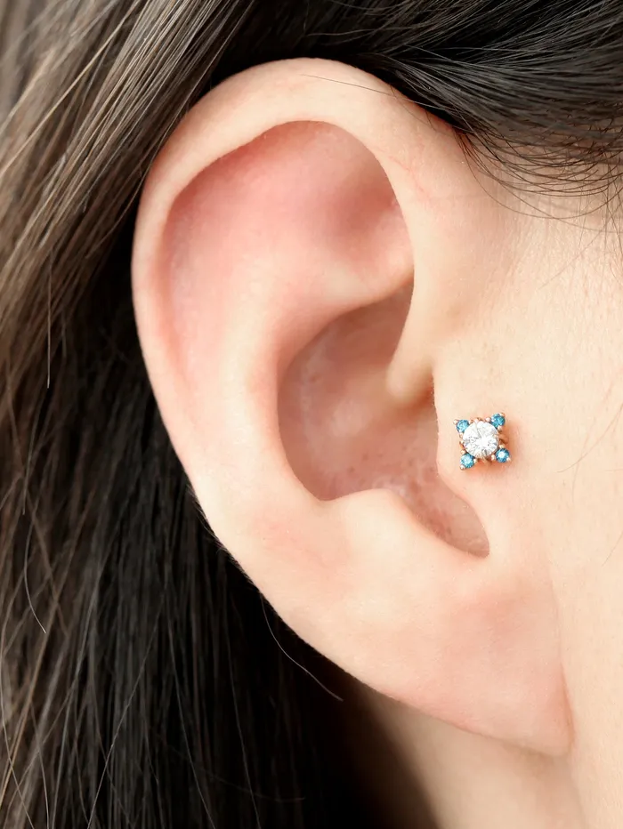 MinimalBijoux 14K Gold Point Blue cartilage earring 18g16g Earrings