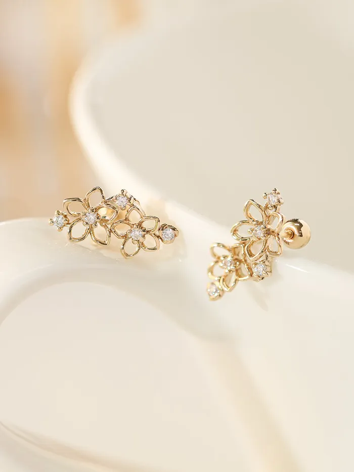 MinimalBijoux 14K Gold Twin Flower Cartilage Earring 20G18G16G Earrings