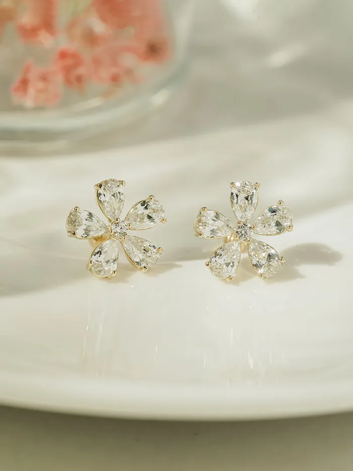 MinimalBijoux Earrings 14K Gold Big Cubic Flower Cartilage Earring 20G18G16G