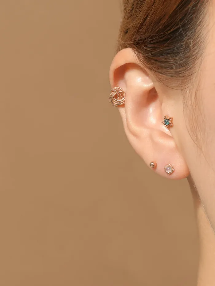 MinimalBijoux Earrings 14K Gold Rough Diamond Dotted Star Cartilage Earring 18G