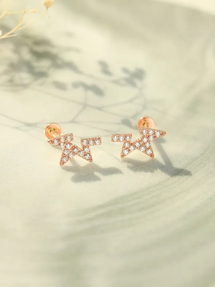 MinimalBijoux Earrings 14K Gold Unbalanced Star Cubic Internally Threaded Labret Piercing 18G16G