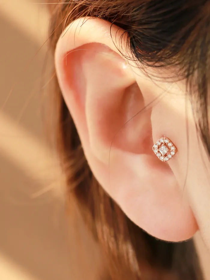 MinimalBijoux Earrings Classic Square CZ Stud Piercing