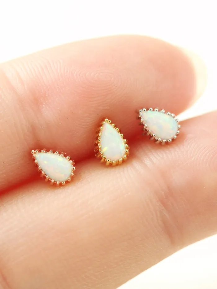 MinimalBijoux Earrings Teardrop Opal Cartilage earring