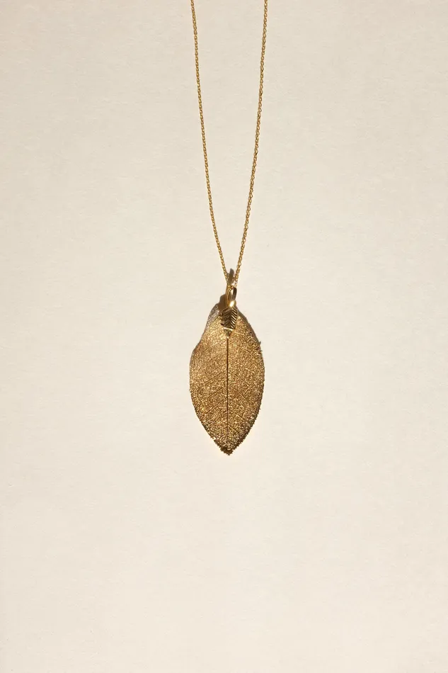 Necklaces LONG VINTAGE LEAF GOLD NECKLACE collectionno2