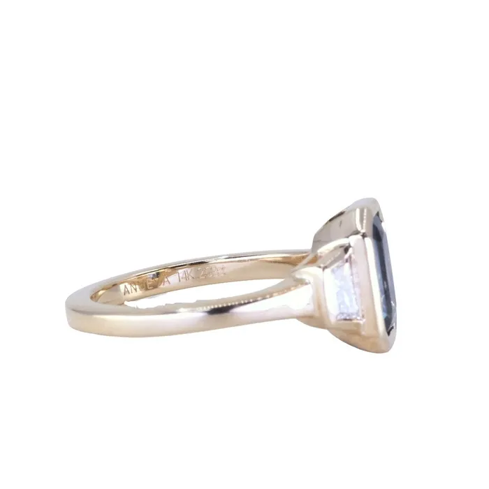 Rings 202ct Untreated Radiant Cut Color Shifting Sapphire and White Diamond Three Stone Bezel Set Ring in 14k Yellow Gold NASHAN