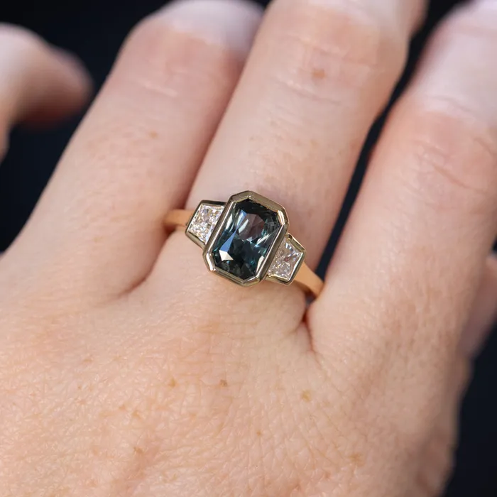 Rings 202ct Untreated Radiant Cut Color Shifting Sapphire and White Diamond Three Stone Bezel Set Ring in 14k Yellow Gold NASHAN